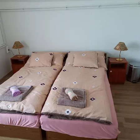 Evita Vendeghaz Sajokapolna