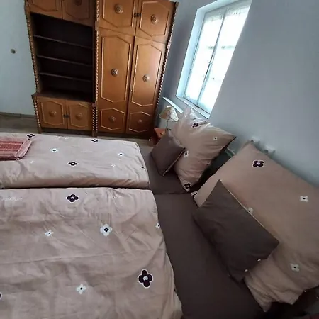 Evita Vendeghaz Apartment *
