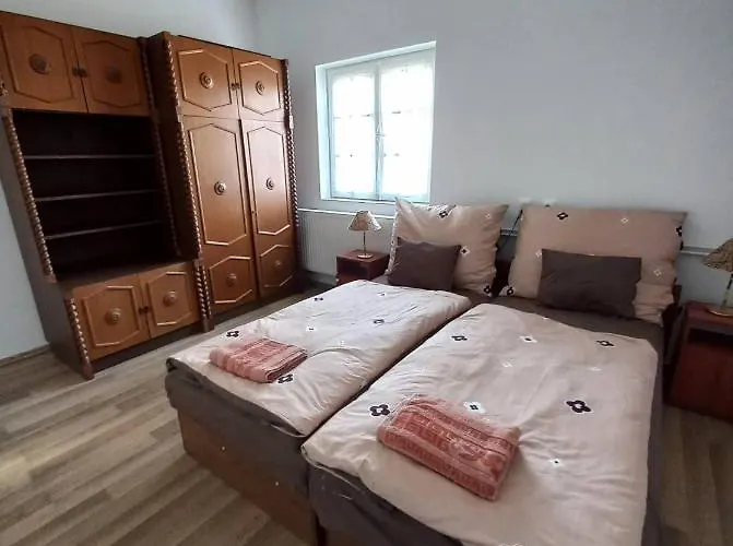 Evita Vendeghaz Sajokapolna